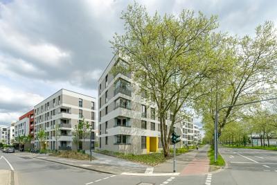 Außenperspektive, Straßenseite