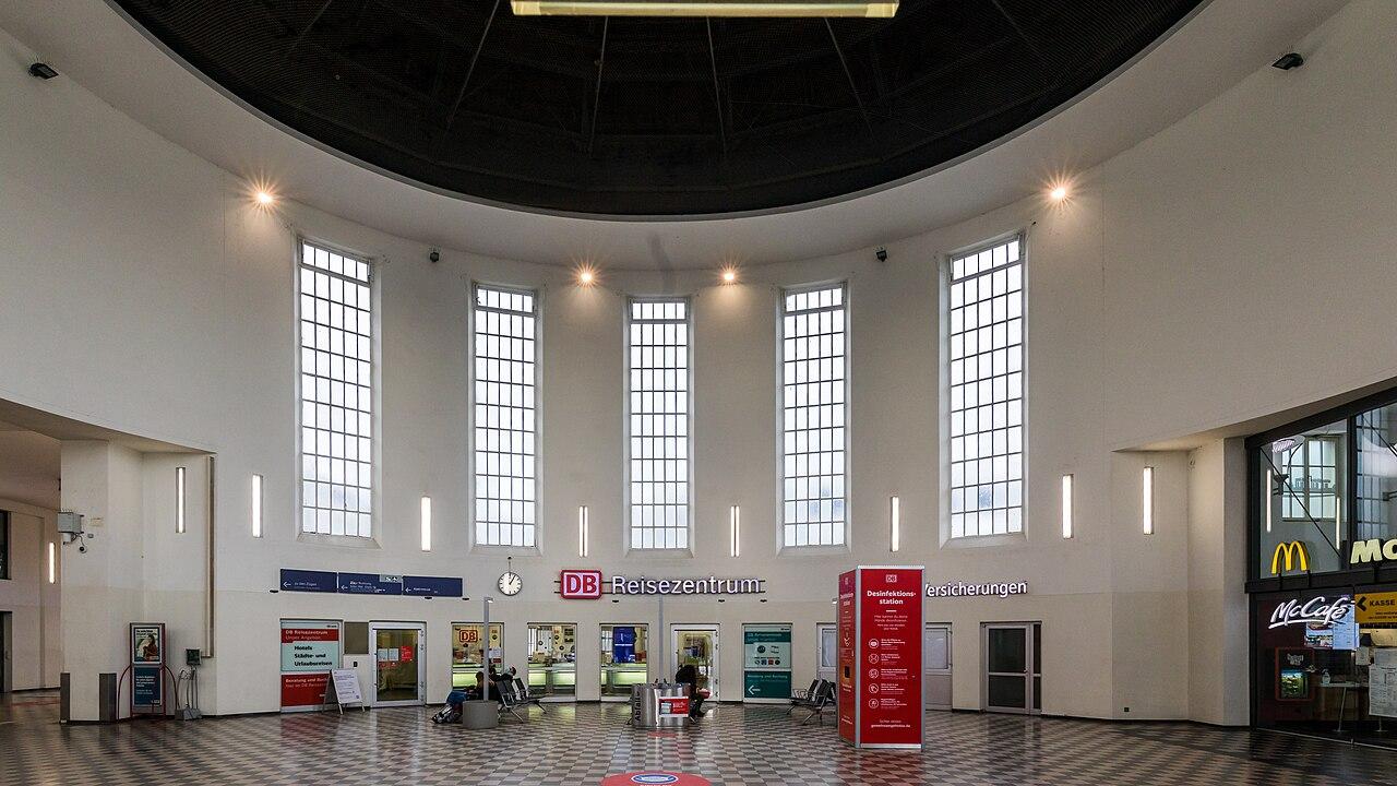 Bahnhofshalle