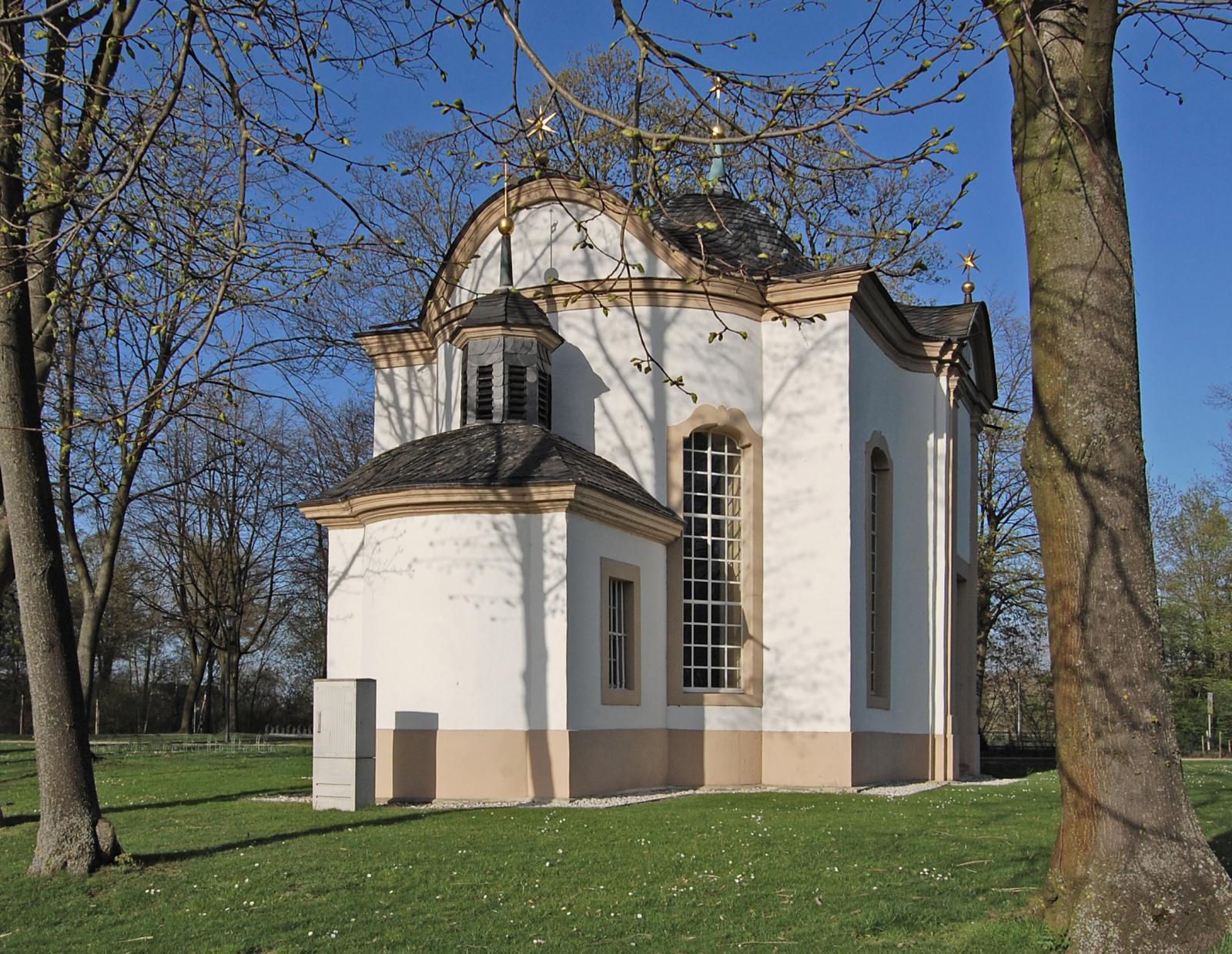 Rückansicht der Wallfahrtskapelle mit Sakristei