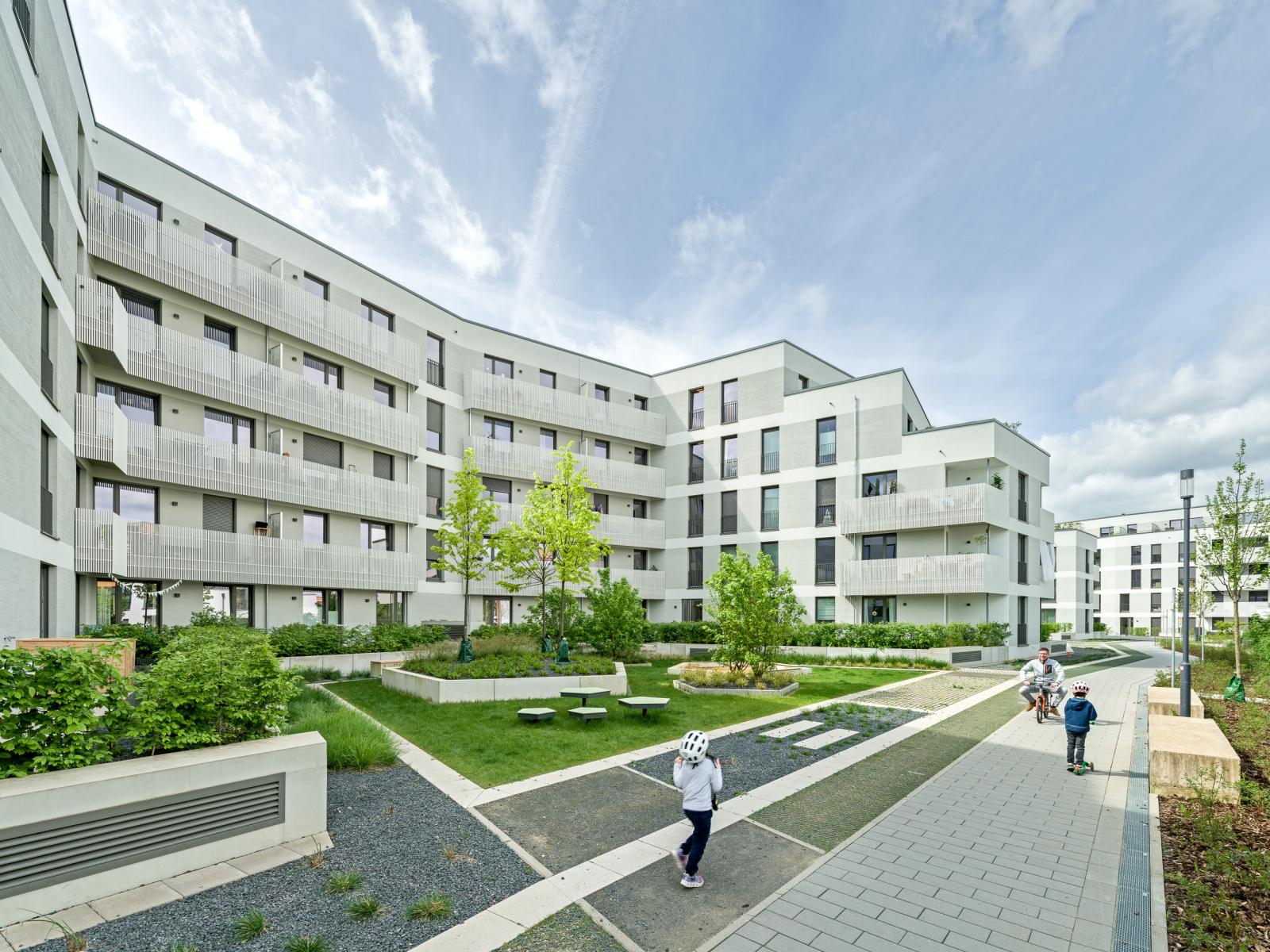 Außenperspektive, Hofseite