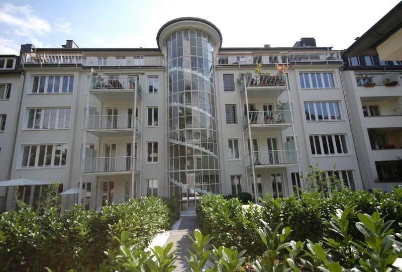 Umnutzung eines B�rogeb�udes zu Eigentumswohnungen - D�sseldorf