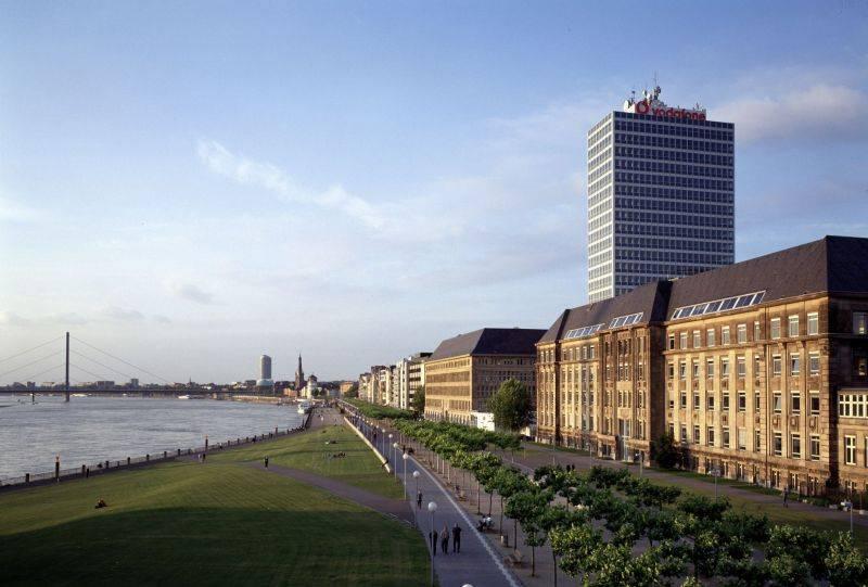 Rheinuferpromenade D�sseldorf - D�sseldorf