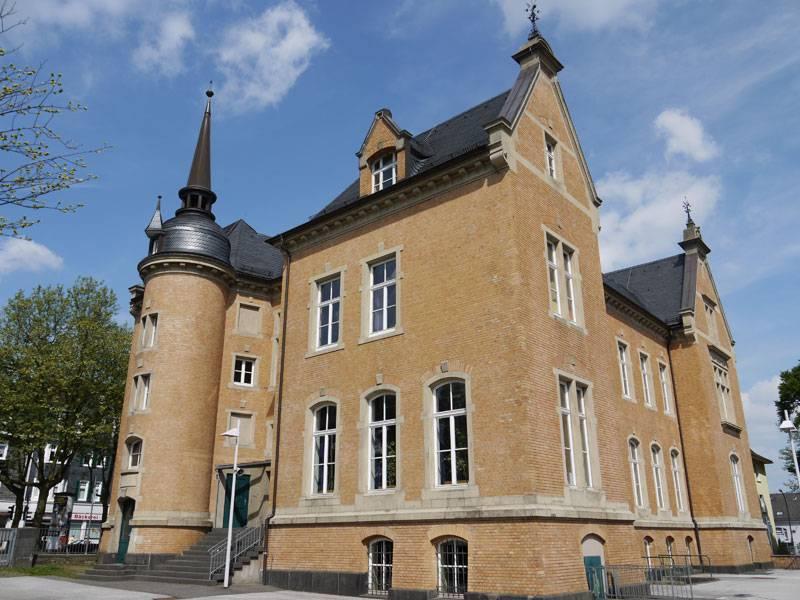 Kreishaus Lennep (heute Pestalozzi-Schule) - Remscheid