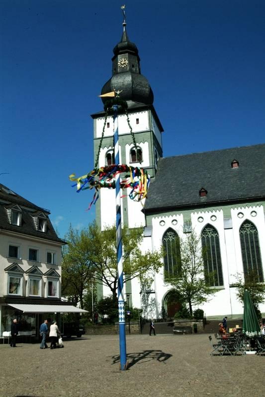 St. Johanns Baptist Kirche Attendorn (Sauerl�nder Dom) - Attendorn