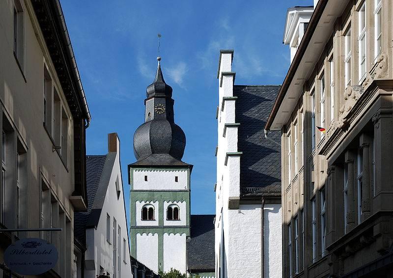 St. Johanns Baptist Kirche Attendorn (Sauerl�nder Dom) - Attendorn