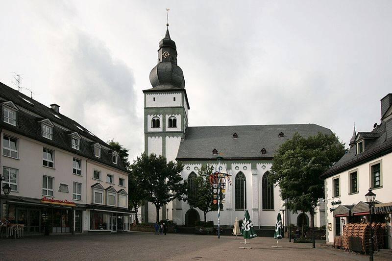 St. Johanns Baptist Kirche Attendorn (Sauerl�nder Dom) - Attendorn