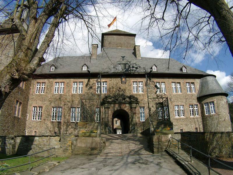 Burg Schnellenberg Attendorn - Attendorn