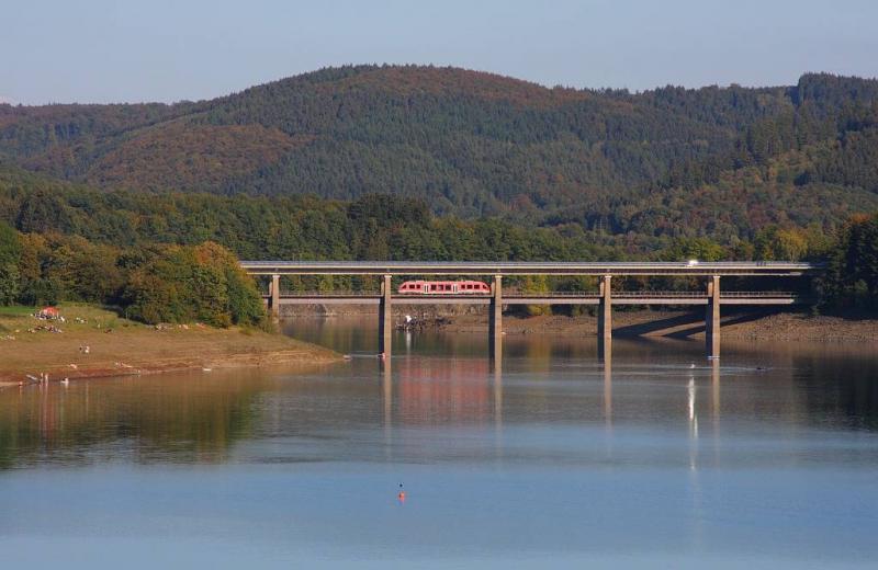 Dumicketalbr�cke �ber die Biggetalsperre - Olpe