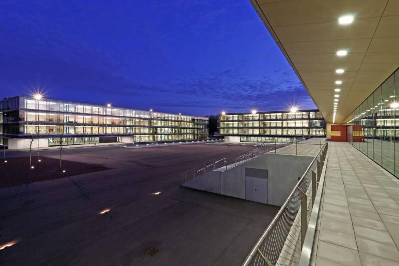 Campus Vest - Berufskollegs Max-Born und Herwig-Blankertz mit Vestischer Arena Alfons Sch�tt  - Recklinghausen