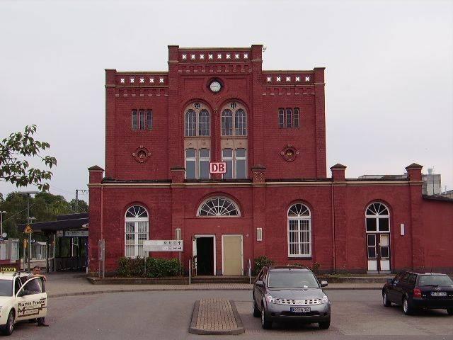 Bahnhofsempfangsgeb�ude Warburg - Warburg