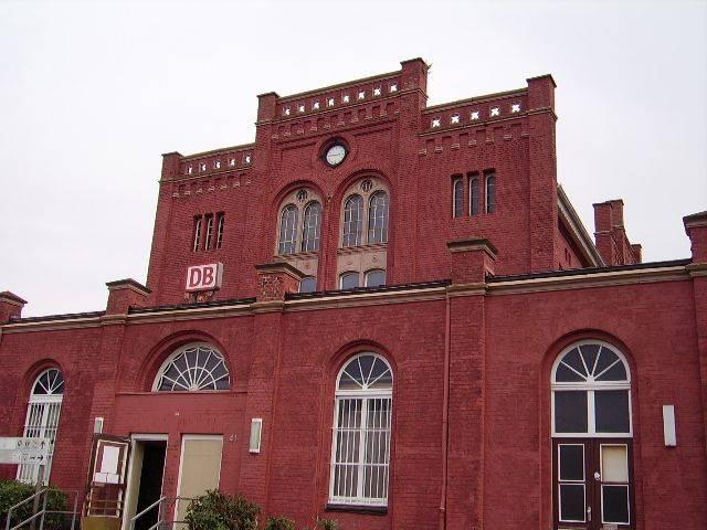 Bahnhofsempfangsgeb�ude Warburg - Warburg