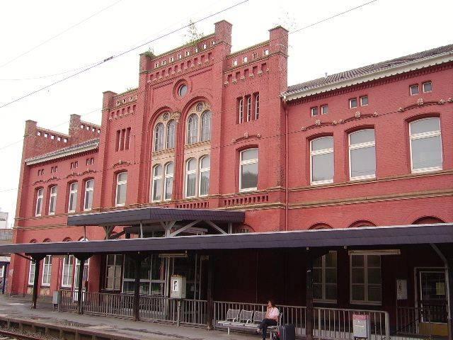 Bahnhofsempfangsgeb�ude Warburg - Warburg