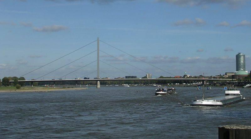 Oberkasseler Br�cke - D�sseldorf