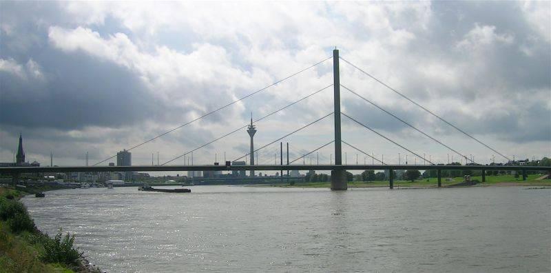 Oberkasseler Br�cke - D�sseldorf