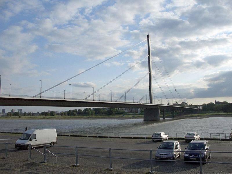 Oberkasseler Br�cke - D�sseldorf