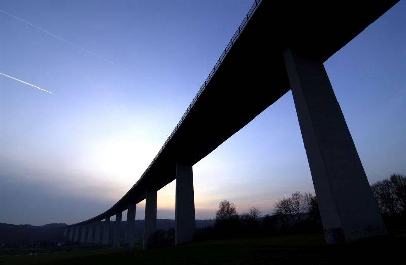 Ruhrtalbr�cke - M�lheim an der Ruhr