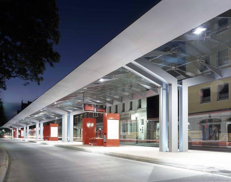 Busterminal und Haltestellen - Neuss