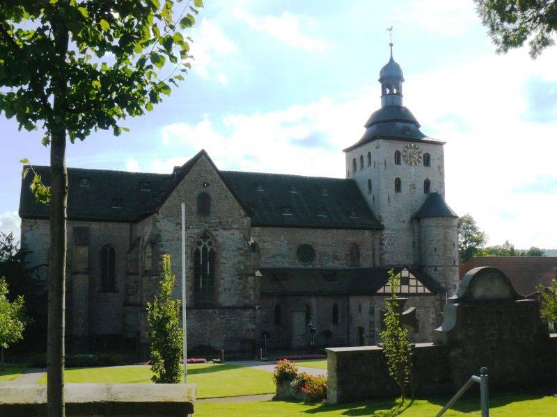 Katholische Pfarrkirche St. Saturnia - Bad Driburg