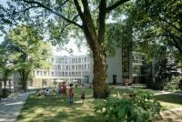 Seniorenstift und Kindergarten 