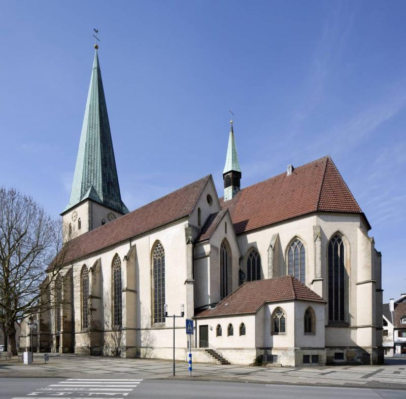 St. Remigius Borken mit Kirchplatz