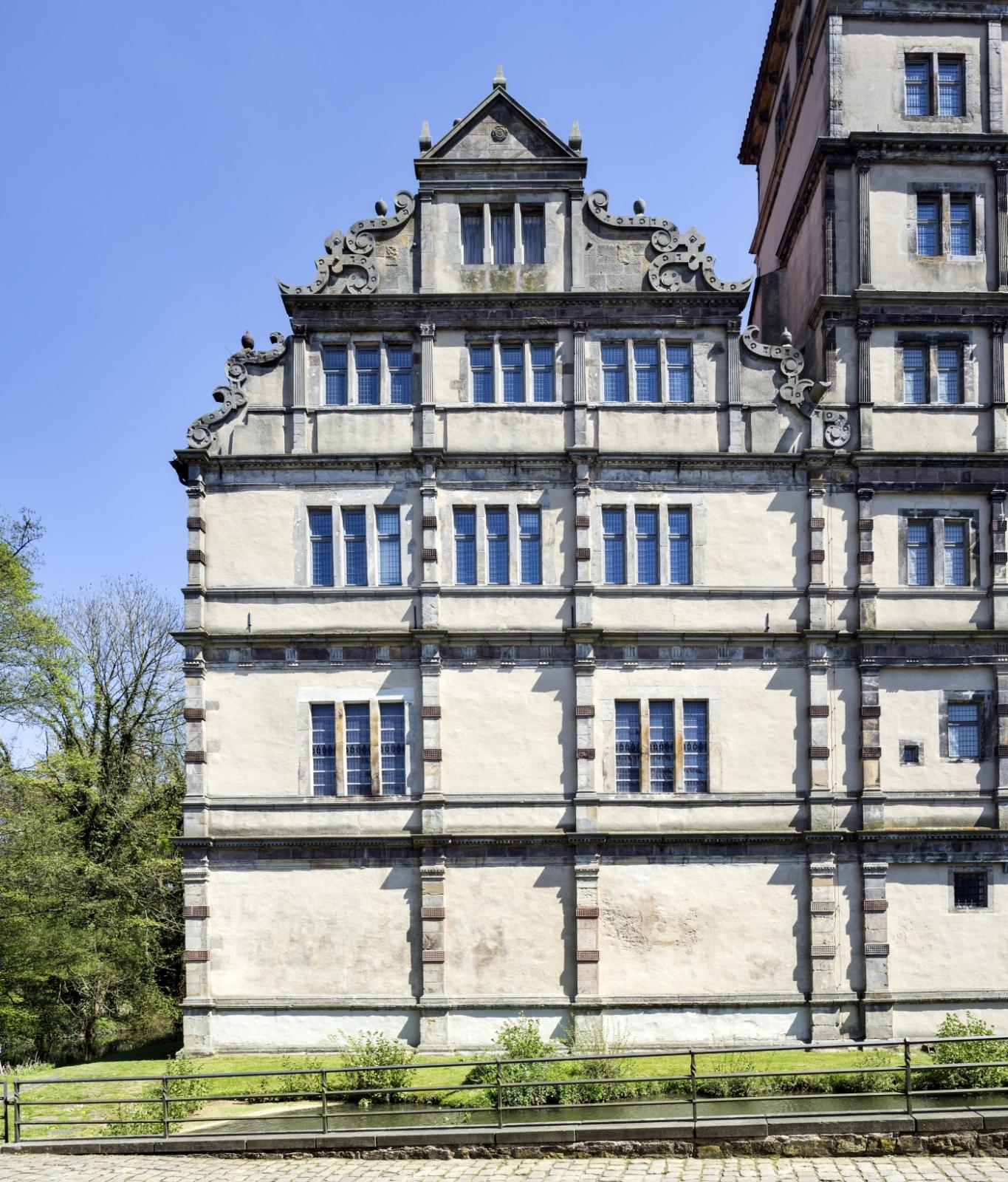 Schloss Brake Lemgo, Architektur baukunstnrw