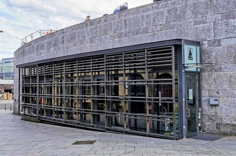 Die Kunstbar