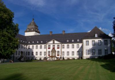 Ansicht Hauptgebäude von Westen