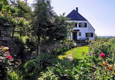 Adenauerhaus mit Garten