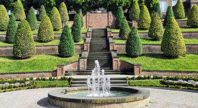 Brunnen vor dem Treppenaufgang zum Kloster 