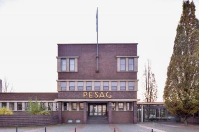 frontaler Blick auf die Fassade