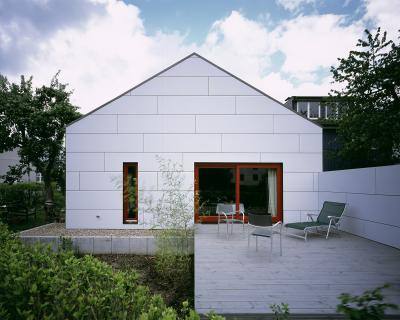 Haus Höfner, Frontansicht, Terrasse