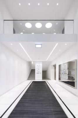 Zweigeschossiges Foyer mit Galerie, BA 26