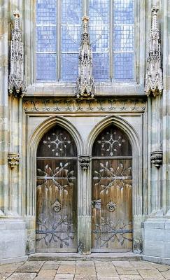 Westportal der Wiesenkirche