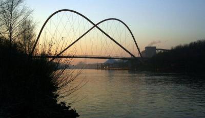 Doppelbogenbrücke über den Rhein-Herne Kanal 