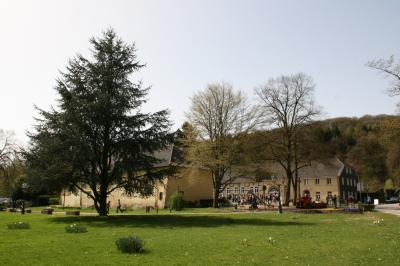 Vorburg in Hufeisenform