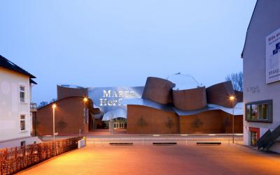 Museum MARTa in der Dämmerung