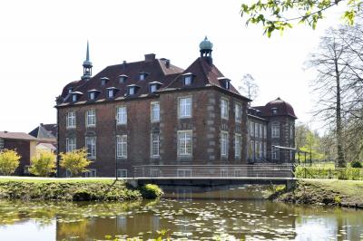 Nordwestansicht Hauptgebäude
