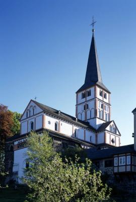 Außenansicht Doppelkirche Schwarzrheindorf