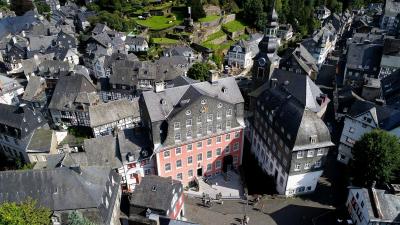 Rotes Haus in Monschau von oben