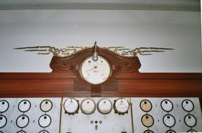 Blick auf die Schalttafel der Leitwarte