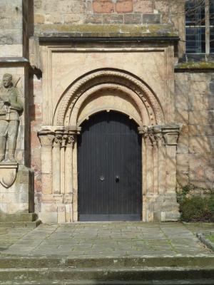 Romanisches Südportal (1250) der Lengericher Stadtkirche