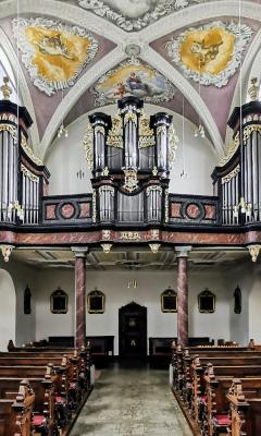 blick Richtung Orgel in der Kreuzbergkirche 