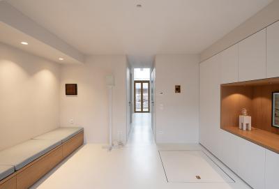 Wohnzimmer, Blick entlag der Flurachse