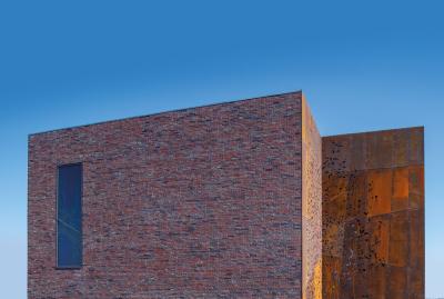 Begegnungszentrum St. Petrus, Westfassade Kapelle