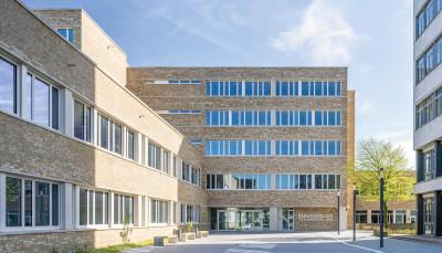 Eingangssituation und Geschossigkeit