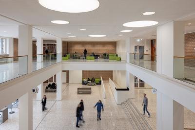 Forum mit Galeriegeschoss