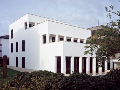 Haus auf der Hostert, Außenperspektive, gestaffelter Baukörper