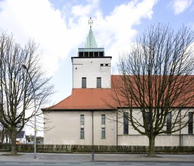 Christus-König-Kirche Westansicht Schultenstraße
