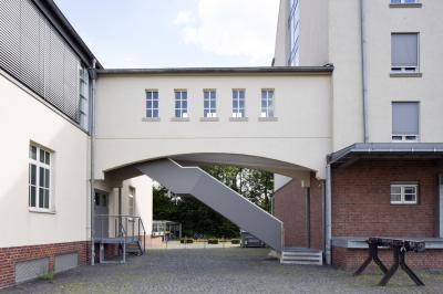Verbindung und Treppenaufgang zwischen zwei Speichergebäuden