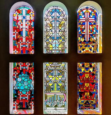 Bunte Kirchenfenster Christus-König-Kirche